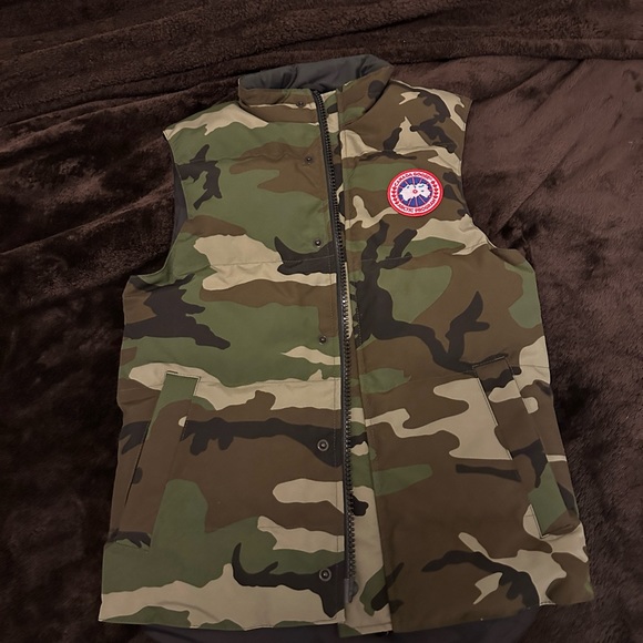 BNWT Canada Goose Garson Vest - Classic Camo - XS - Picture 6 of 9